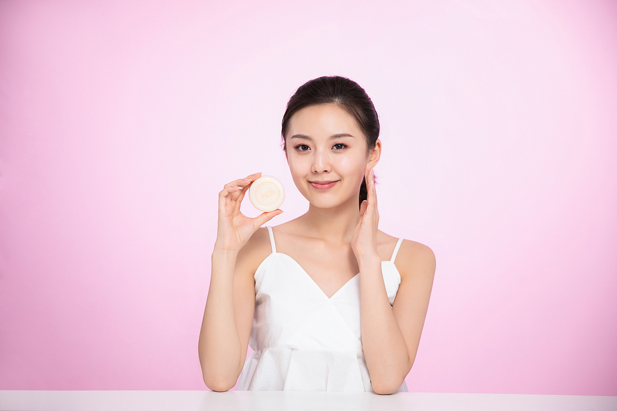 洗脸皂 模特拍摄（图ZMjAzNTA2MTA0） - 人像摄影 - 站酷设计师电商视觉服务商原创素材 - 站酷ZCOOL