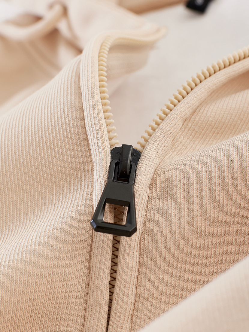 服装摄影卫衣平铺创意图挂拍白底图细节拍摄（图ZMzI1MTMxMDg4） - 产品摄影 - 站酷设计师AK商业摄影原创素材 - 站酷ZCOOL