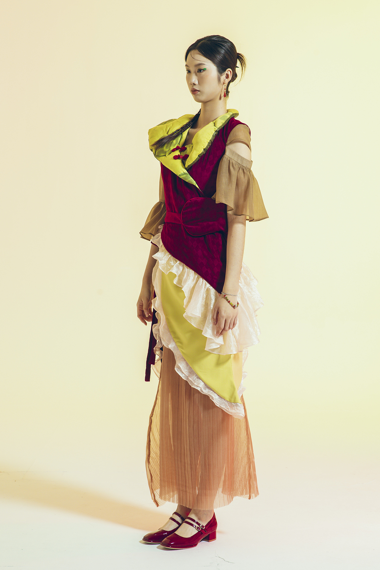 服装设计毕业设计拍摄 国风莲蓬4