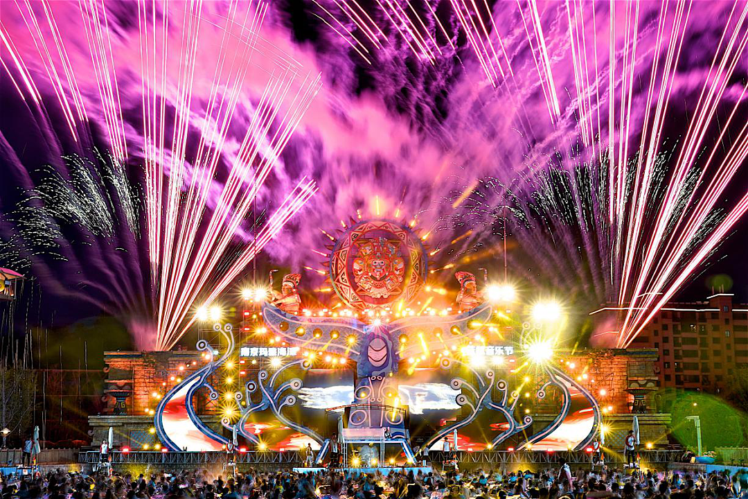 南京欢乐谷蓝鲸音乐节水舞台设计