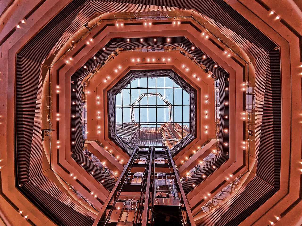 随行（图ZMjY0Mjg3ODAw） - 时尚/艺术摄影 - 站酷设计师yanhai250原创素材 - 站酷ZCOOL