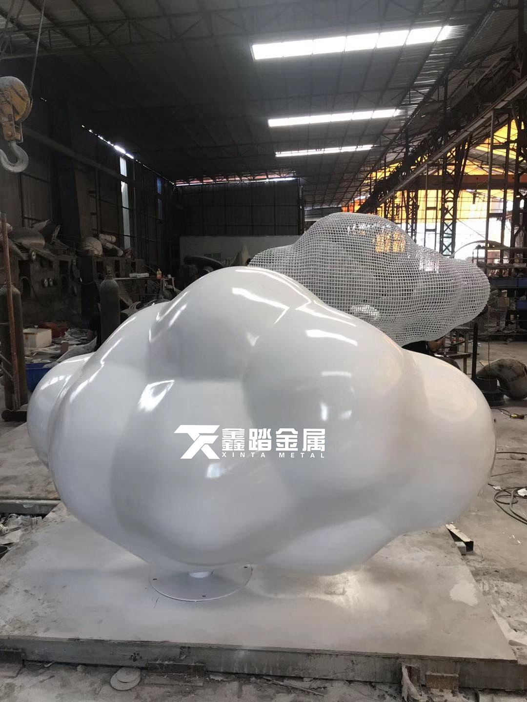 园林景观小品雕塑图片 艺术景观云朵雕塑 不锈钢雕塑