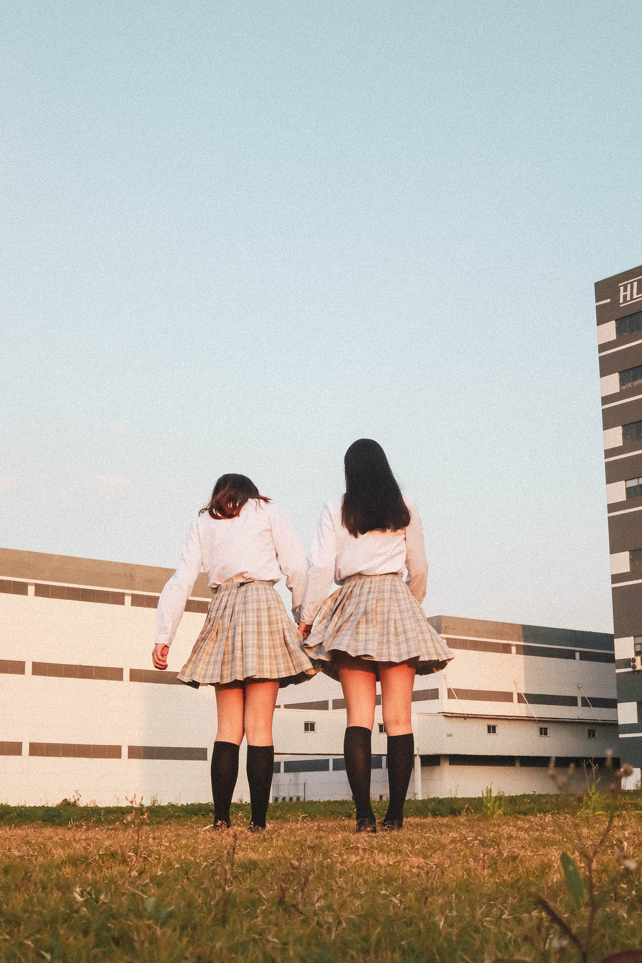 夕阳下的闪光少女