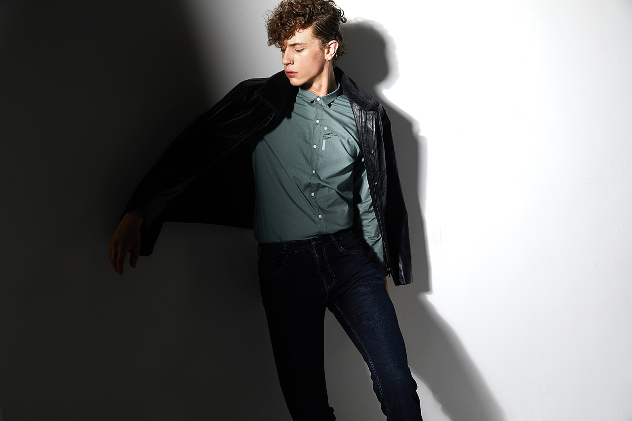 充满阳光的潮酷男孩