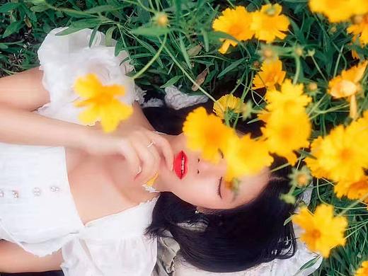 捕捉到一个小姐姐 女生写真