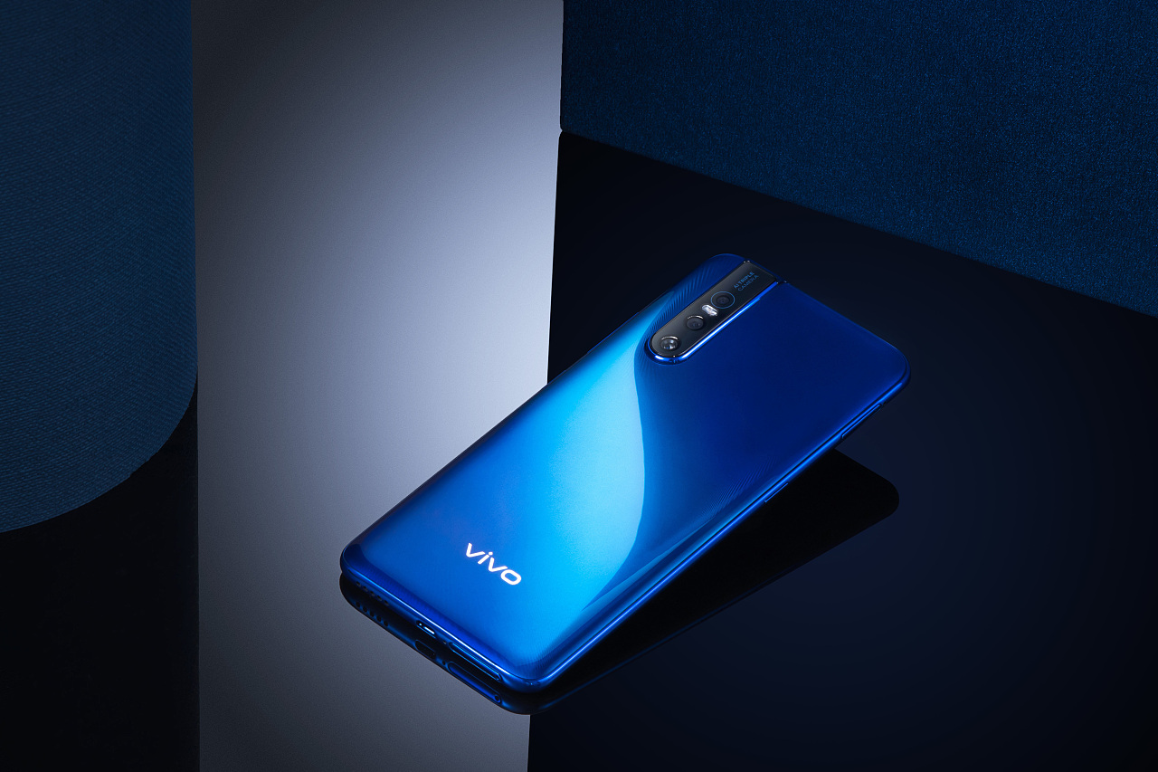 vivos1pro钟情蓝小姐姐上手