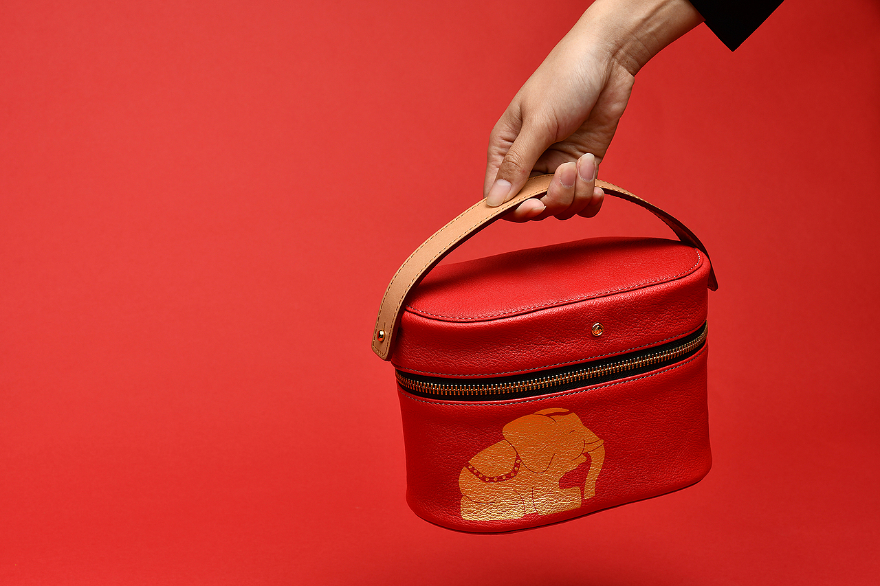 香港GROTTO高端定制,内有干湿分离结构还预留放茶叶空间。