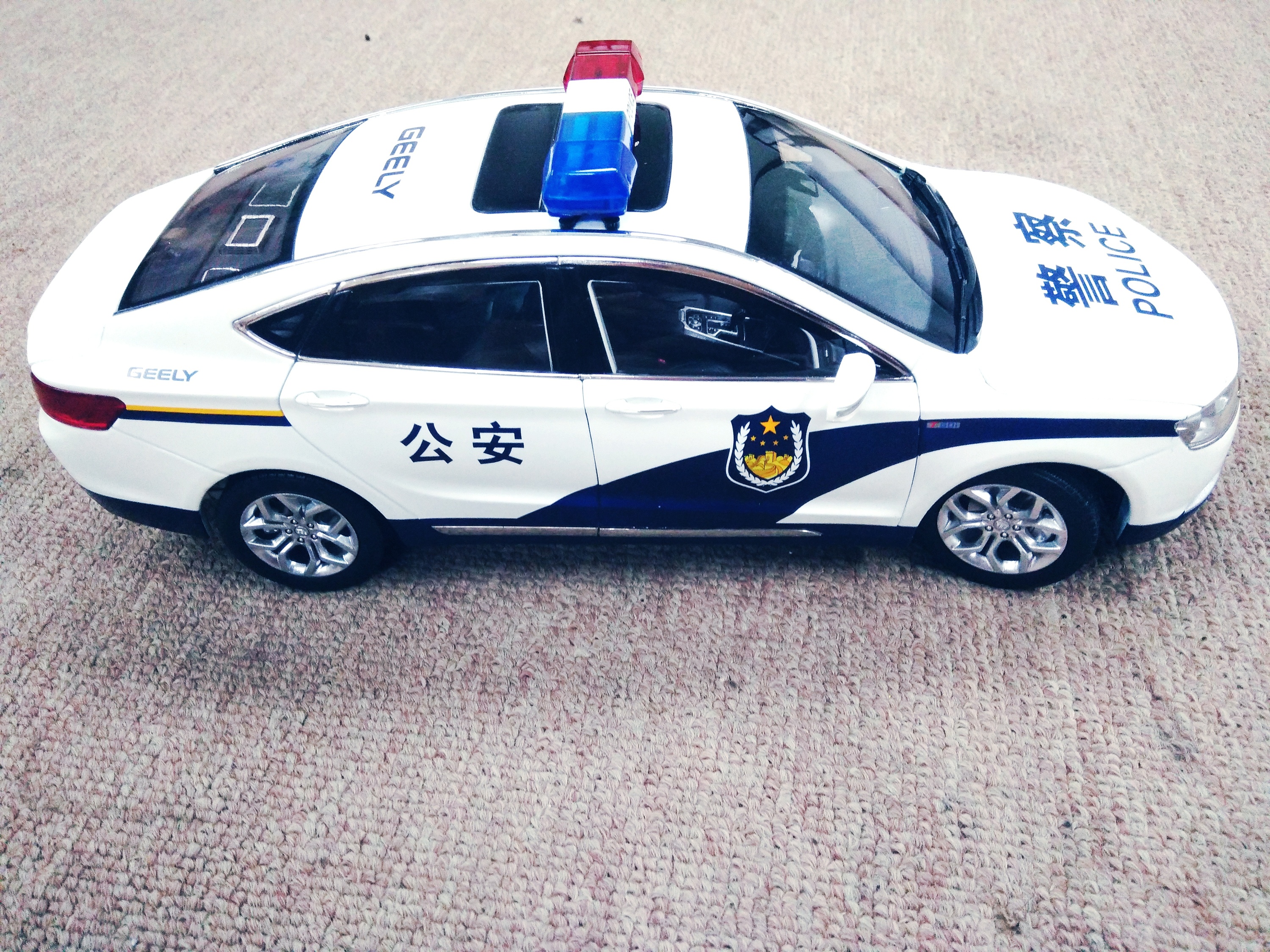 吉利博瑞警车模型