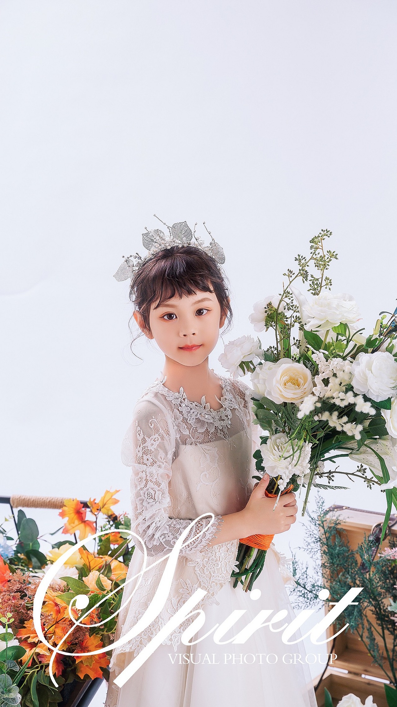 儿童写真特别乖巧的小女孩喔