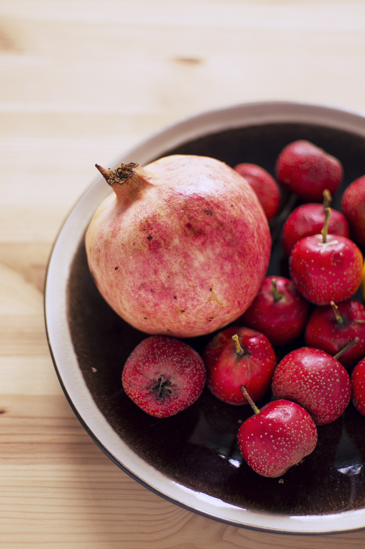 红的山楂 粉的石榴 秋天的颜色正好|摄影|静物|静花堂 - 原创作品