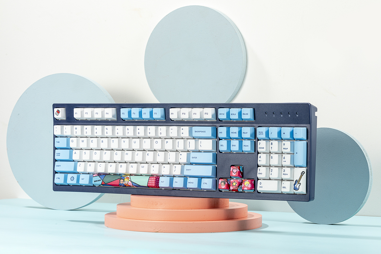 雷神x海尔兄弟联名机械键盘 九尾狐ip机械键盘