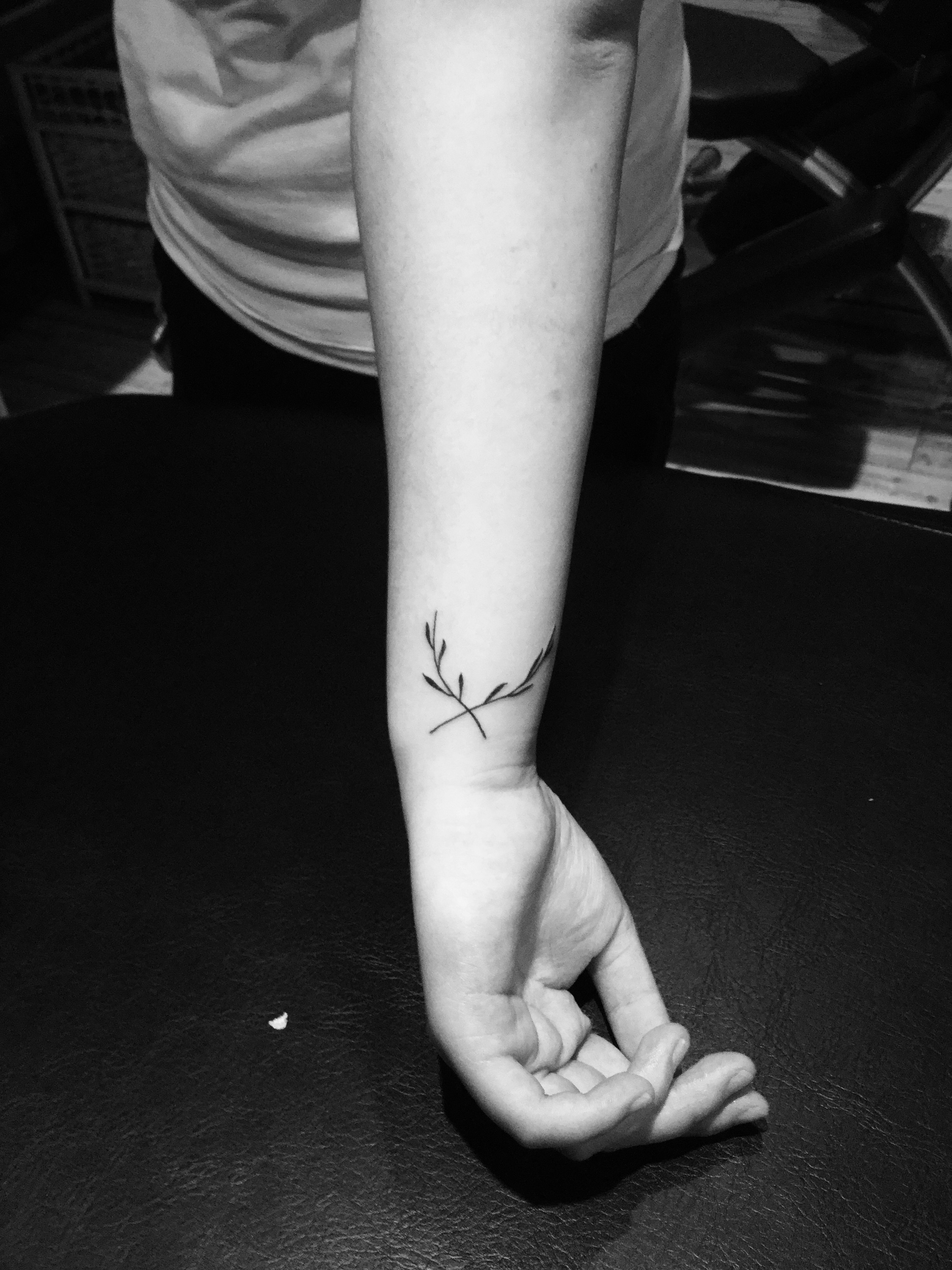 武汉唐吉斯刺青 武汉纹身 江汉路纹身 洗纹身  叶子纹身