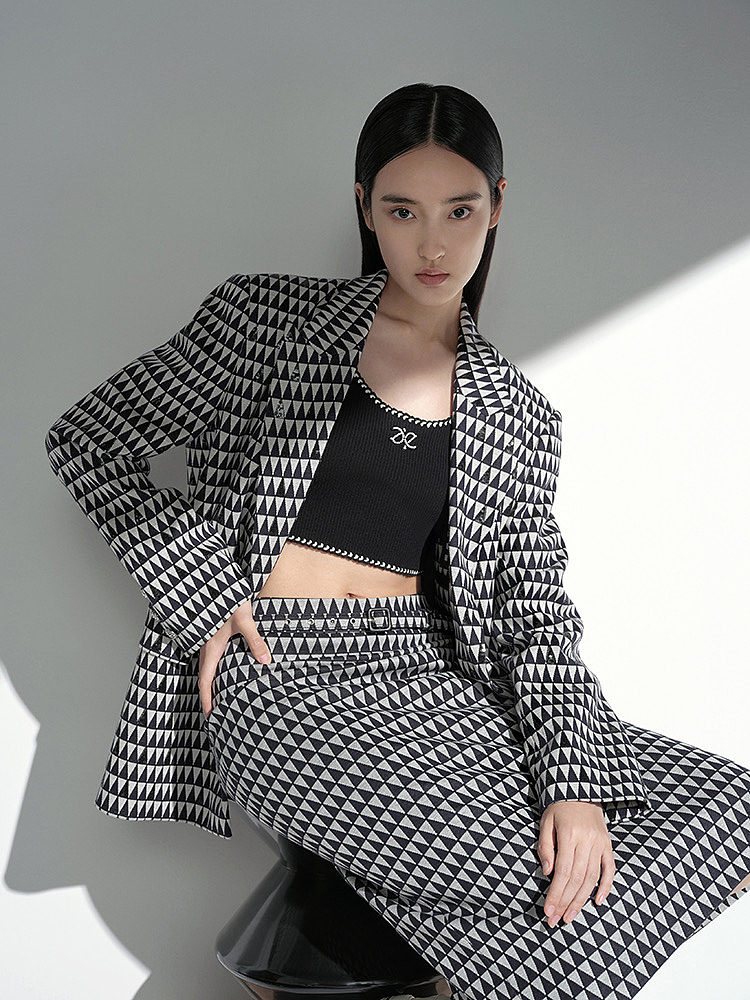 ELLASSAY（图ZMzA3MDc5NjI0） - 时尚/艺术摄影 - 站酷设计师化妆师李甘霖原创素材 - 站酷ZCOOL