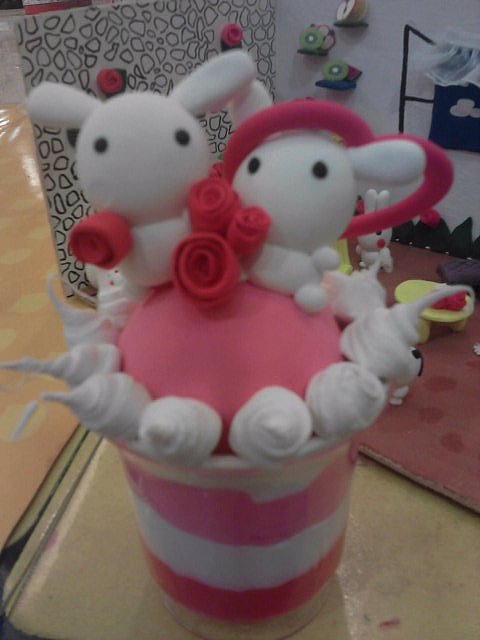 小染作品:情侣款兔子冰激凌