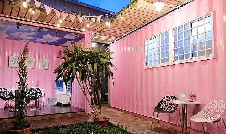 台湾粉红系集装箱餐厅