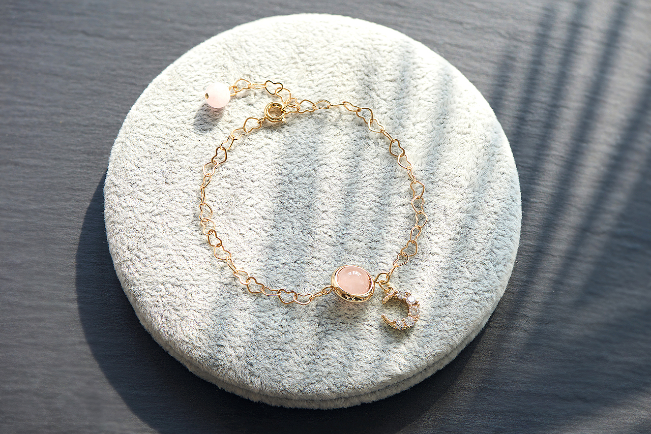 手串自然光摄影（图ZMTg5MDIxNjU2） - 产品摄影 - 站酷设计师劳杰先生原创素材 - 站酷ZCOOL