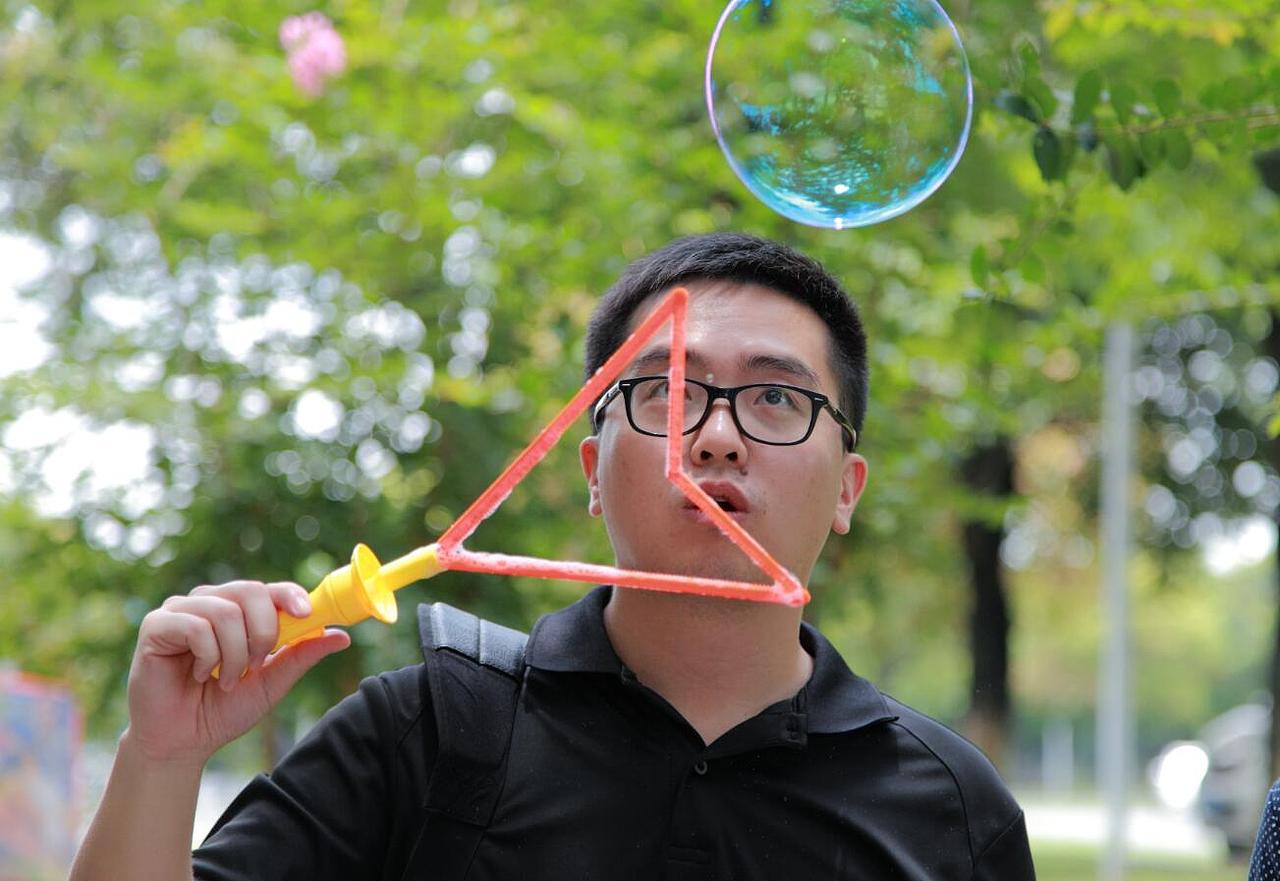 丨 一匹黑马 丨 小伙伴