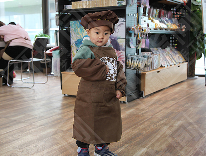 开陶艺店 时指间动漫主题DIY陶艺