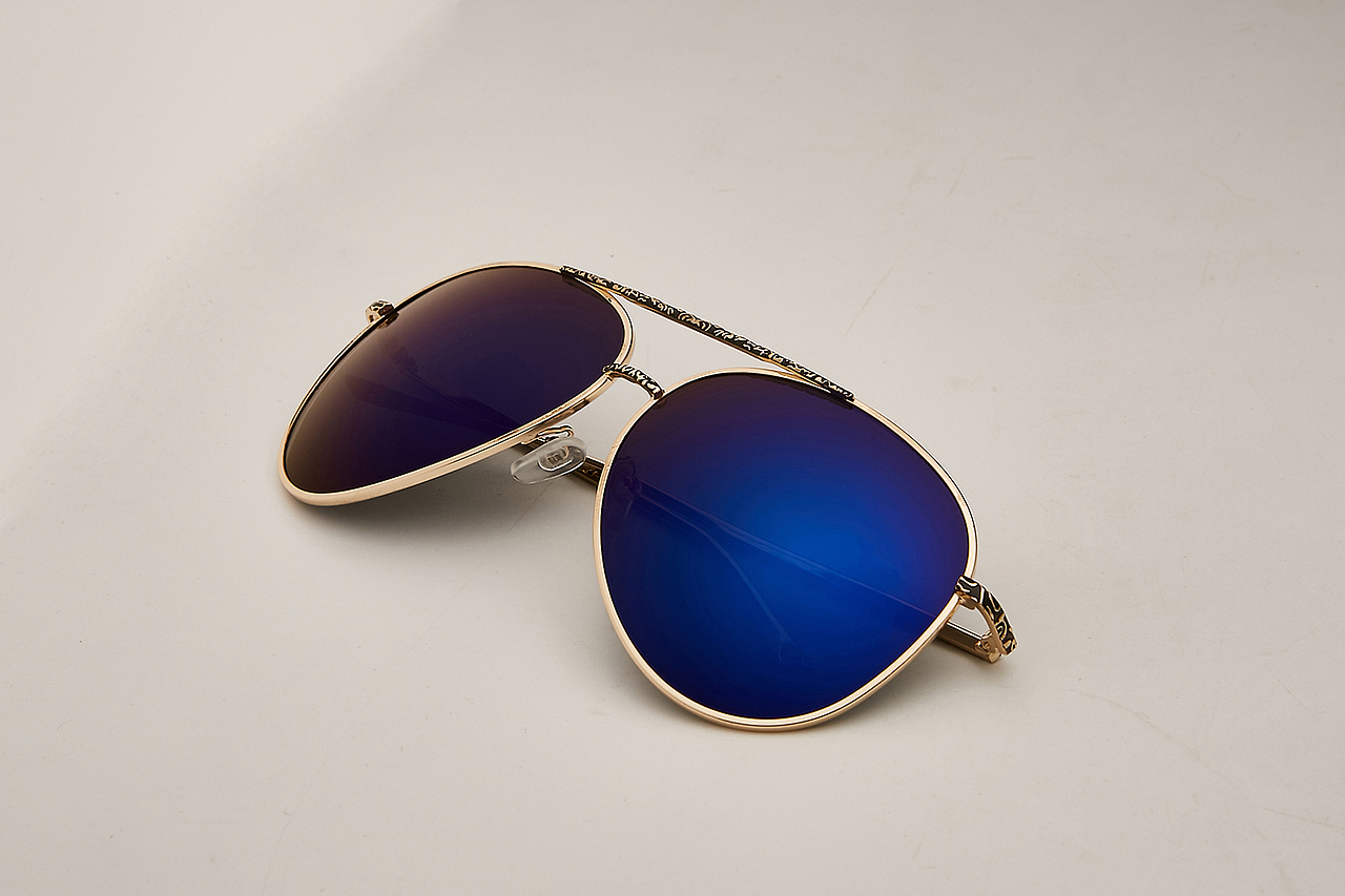 眼镜白底拍摄 眼镜静物（图ZMTYxNjA2NTI4） - 产品摄影 - 站酷设计师丢满理想的垃圾堆原创素材 - 站酷ZCOOL