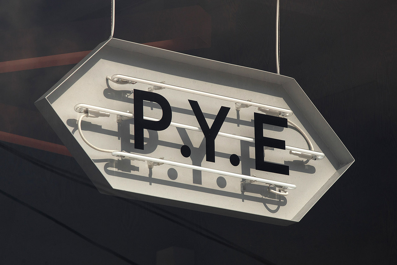 设计分享/ P.Y.E-品牌（图ZMjUxNjU4NDY0） - 品牌 - 站酷设计师BranD杂志原创素材 - 站酷ZCOOL