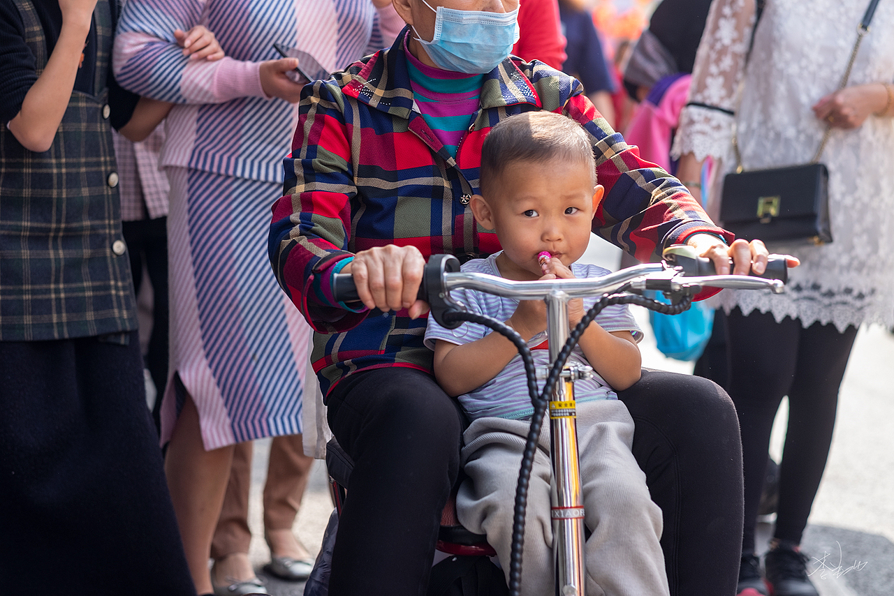 花市街拍 - 年味『续』（图ZMTk0NjkxNDYw） - 人文/纪实摄影 - 站酷设计师李翔DennisLee原创素材 - 站酷ZCOOL