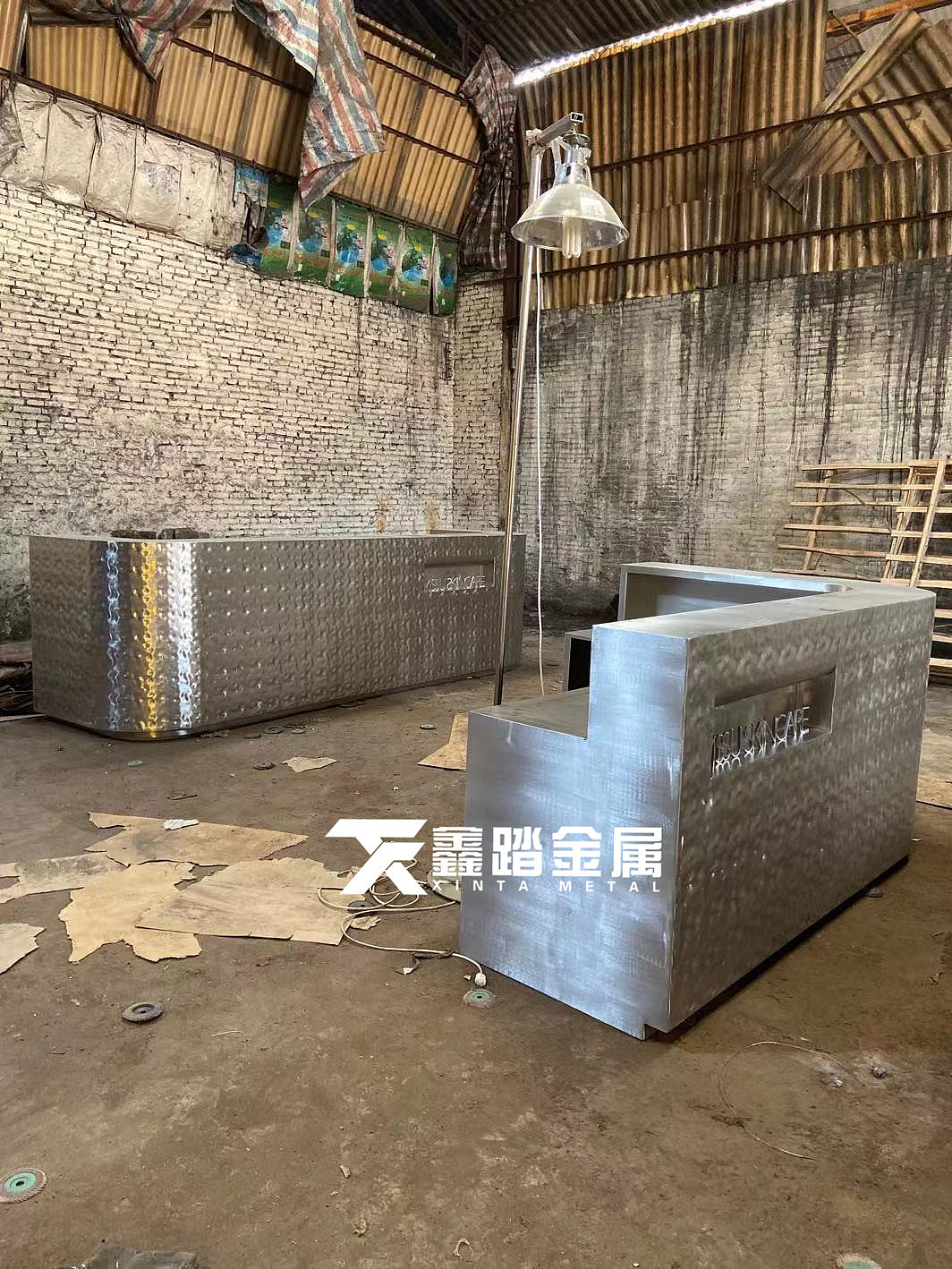 酒店会所不锈钢水波纹服务台 金属异形吧台