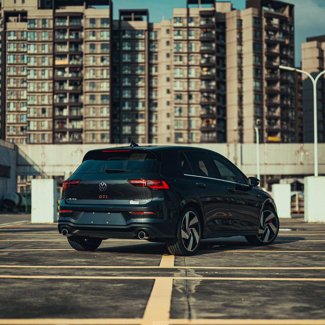汽车摄影 大众 高尔夫 8代gti（图ZMjczOTkxNzky） - 产品摄影 - 站酷设计师phyym玉米原创素材 - 站酷ZCOOL