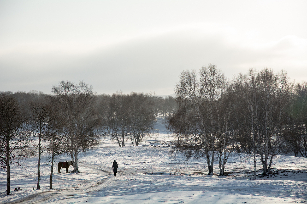 风雪徒步坝上乌兰布统