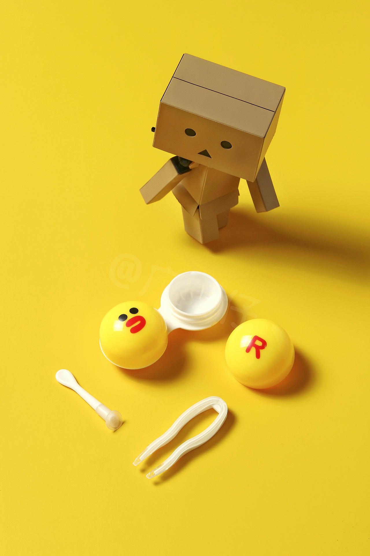 隐形眼镜盒创意摄影