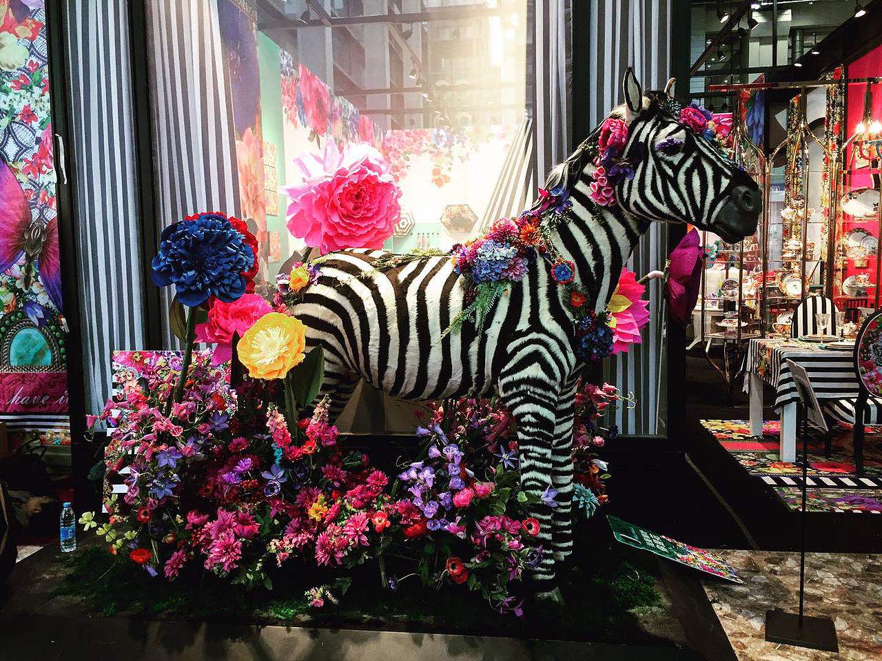 荷兰品牌Melli Mello！ 中国绚丽首秀（图ZMTIwMjAyODMy） - 展陈设计 - 站酷设计师渡非原创素材 - 站酷ZCOOL