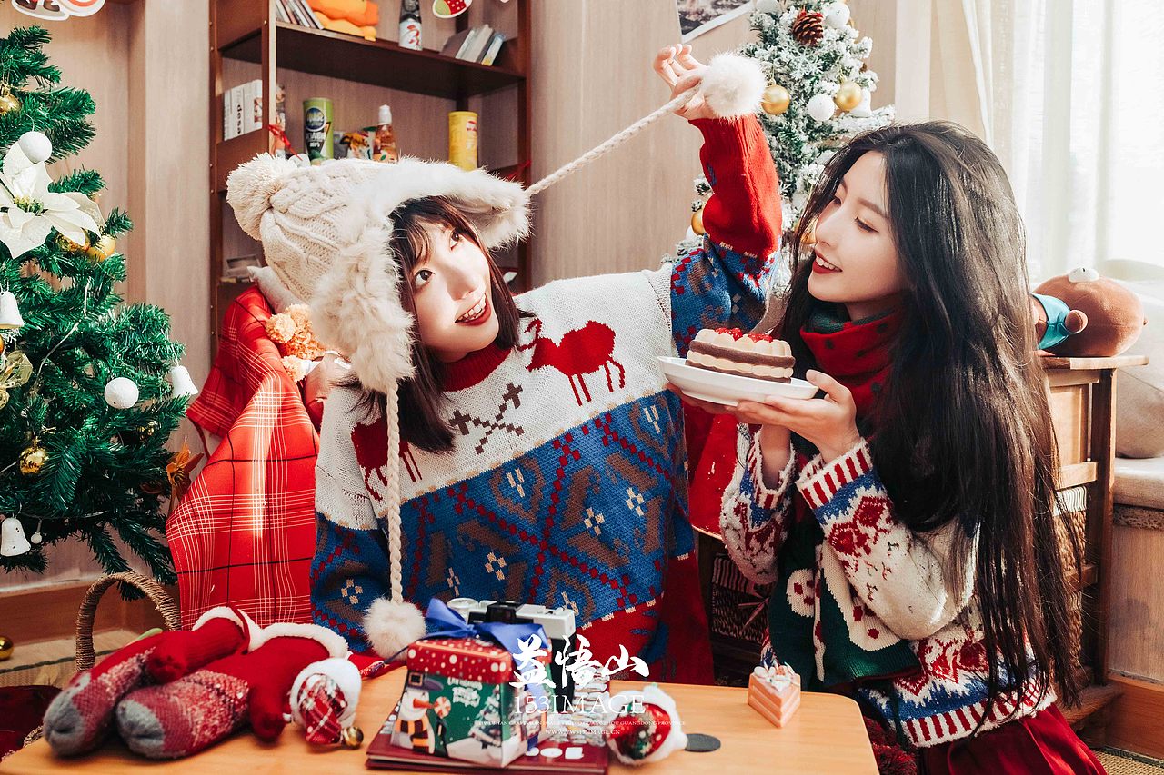 网红圣诞双胞胎姐妹