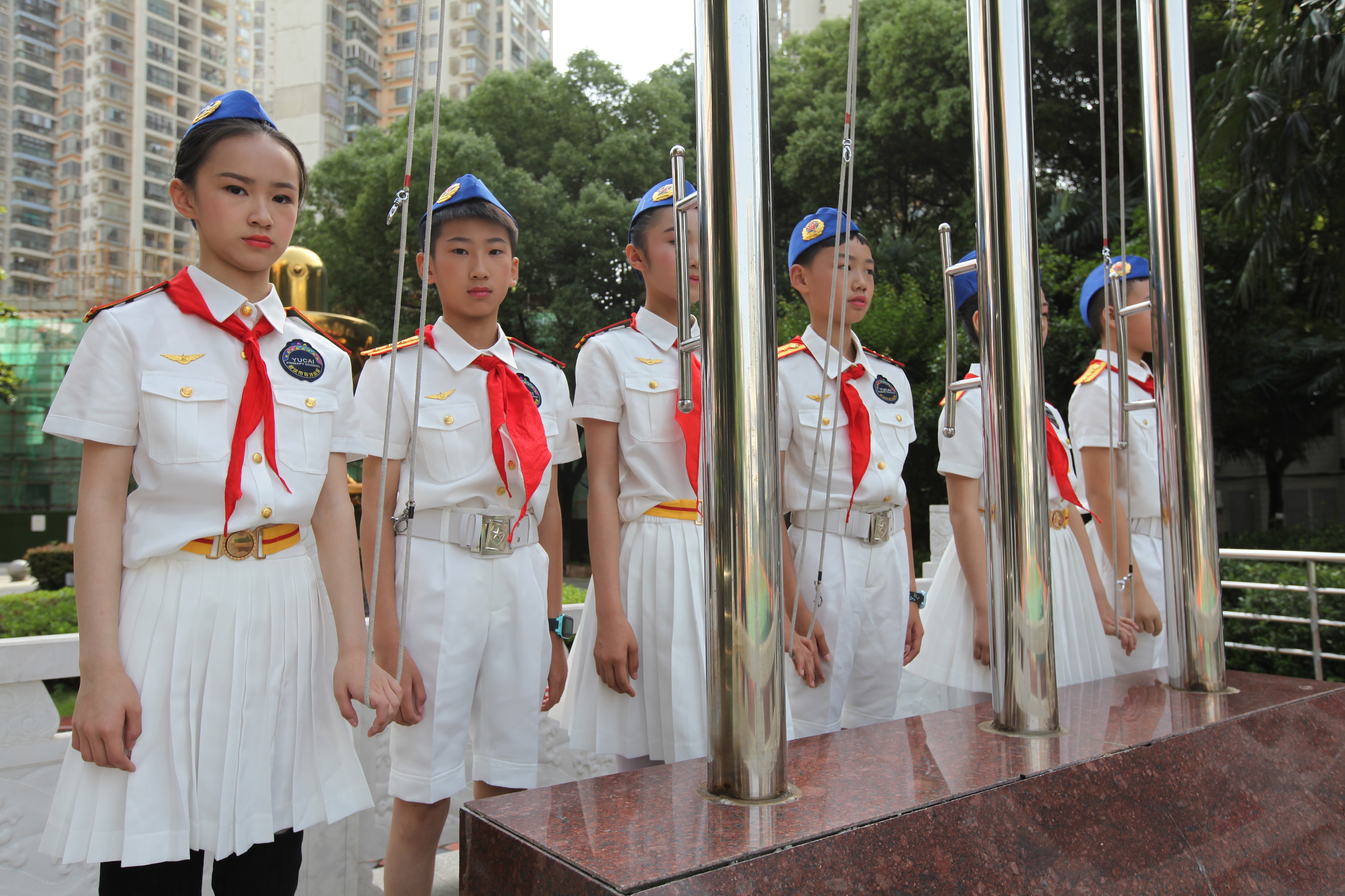 武汉市育才小学隆重的升旗仪式