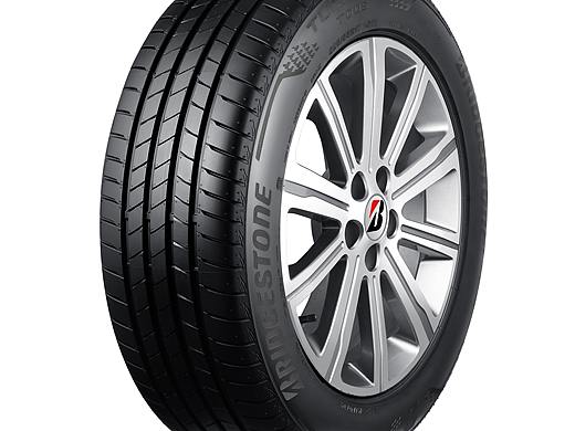 修了个轮胎。。。。。