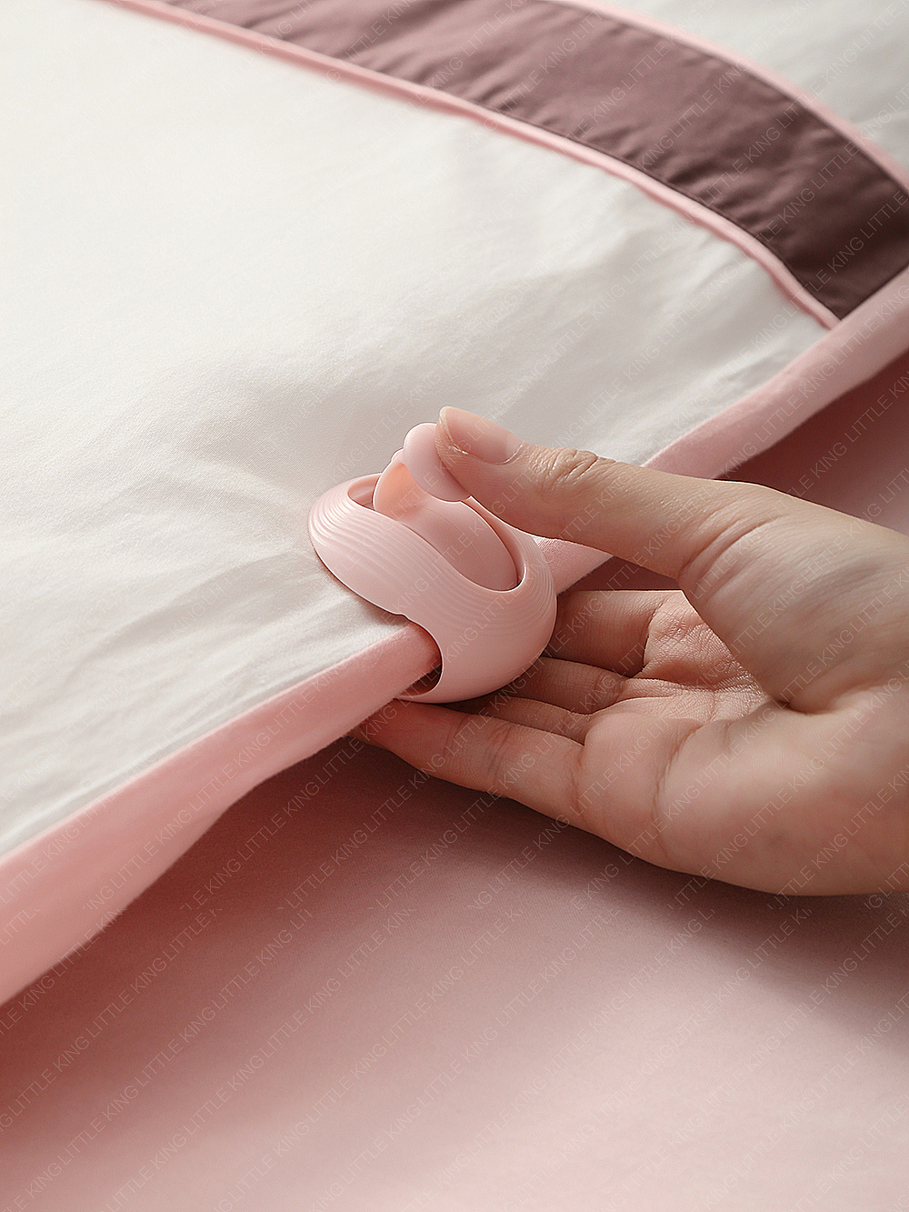 居家日用——被子固定器（图ZMjIzMDcwMzQ0） - 产品摄影 - 站酷设计师汕头好哩视觉原创素材 - 站酷ZCOOL