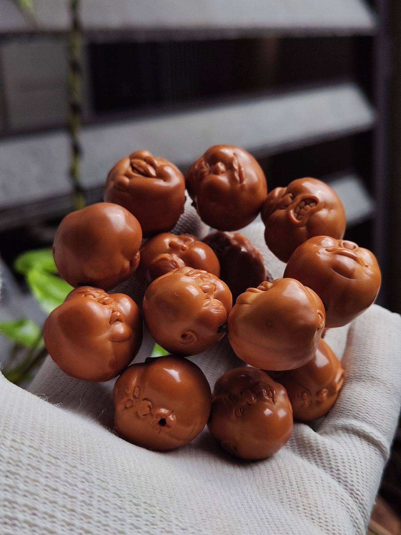 覃投艺核工作室希早核雕作品