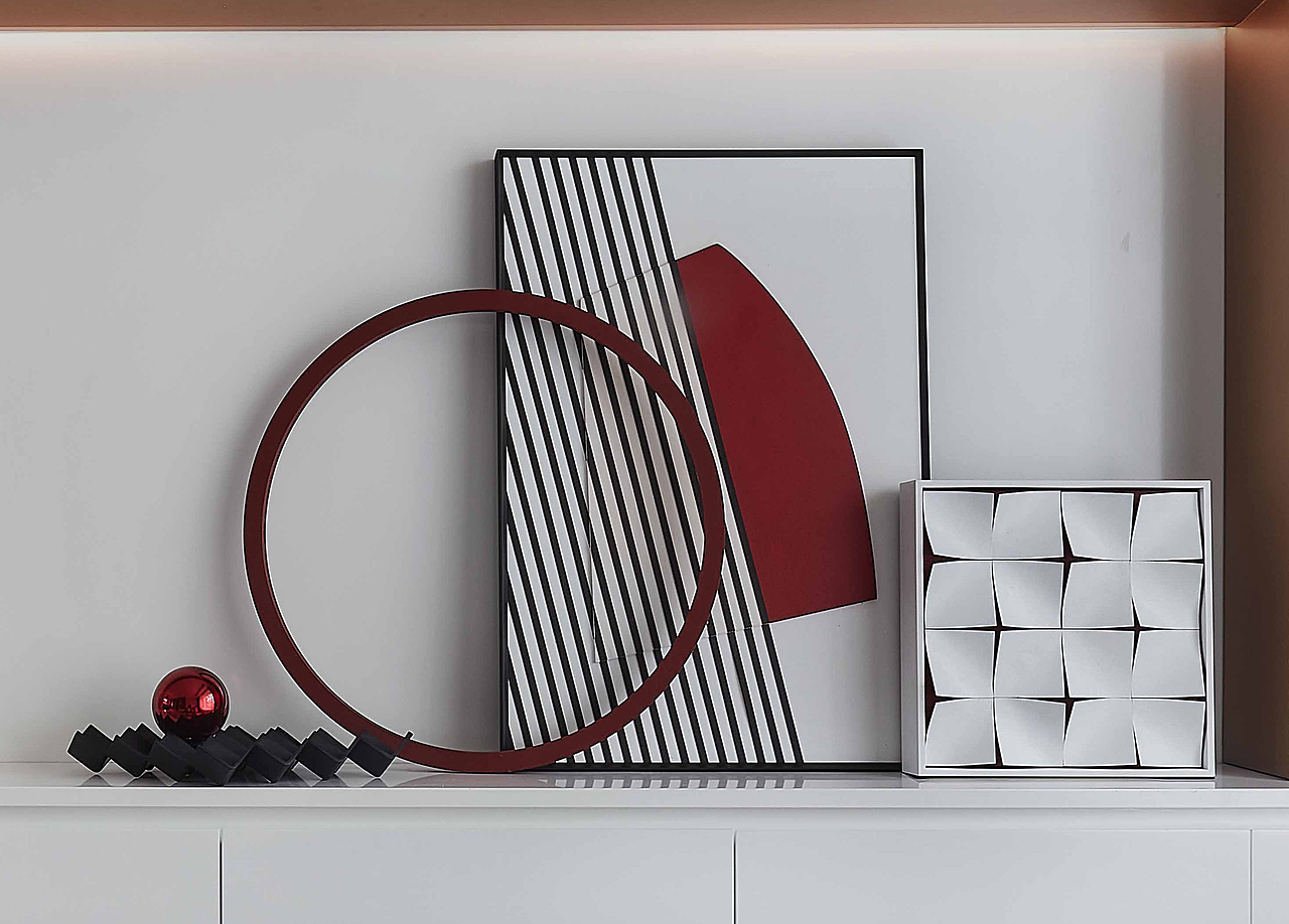 寻三两好友,杯盏交错休闲时刻,相约好友。一顿美食,畅饮美酒。谈笑欢声,愉悦时刻。