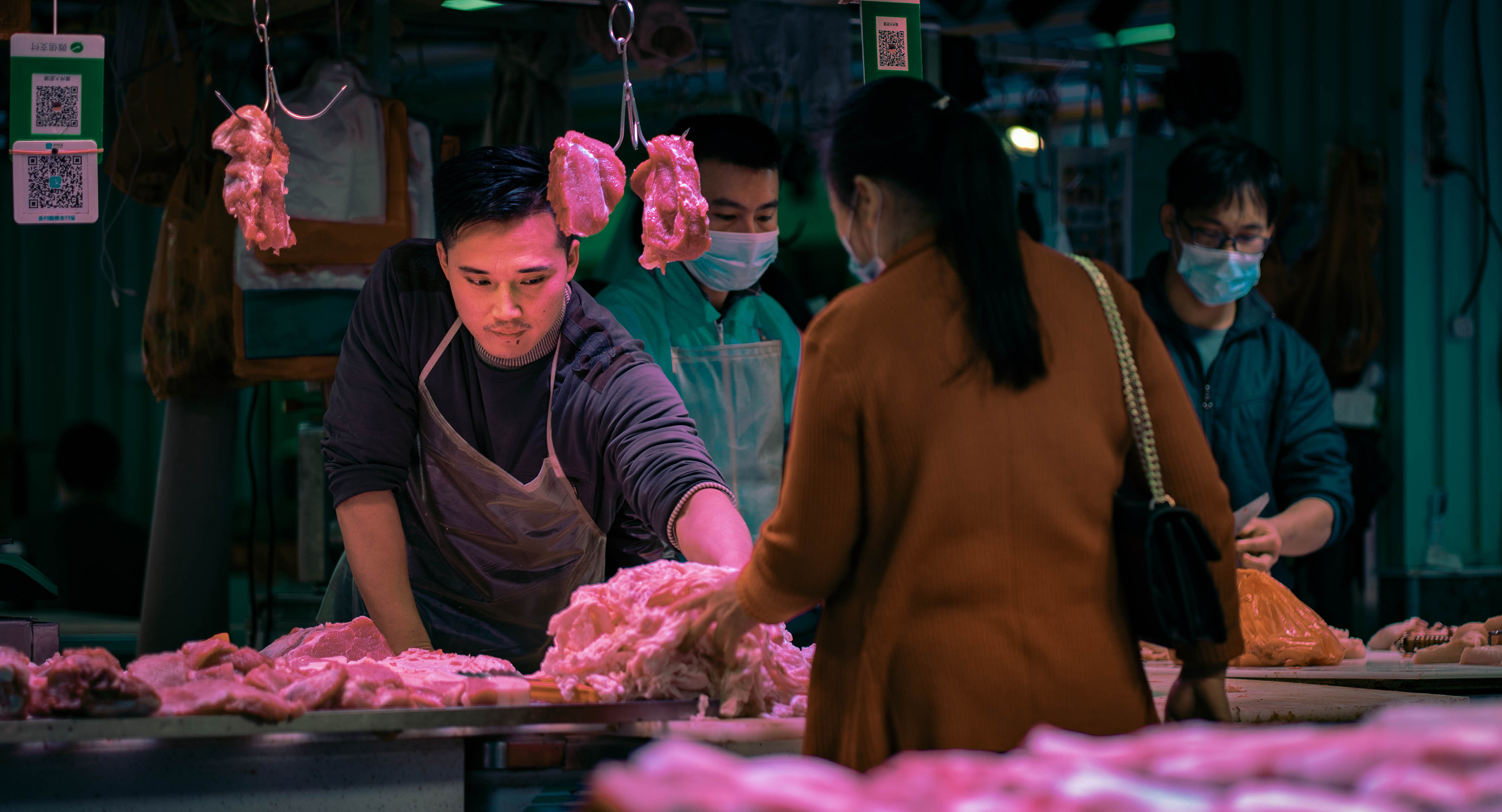 《菜市场的卖肉人》|摄影|人文/纪实摄影|元气少女08 - 原创作品