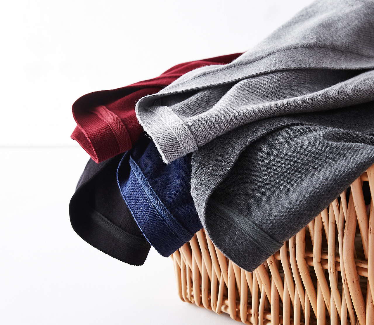 毛衣平铺拍摄 男装摆拍 创意组合图