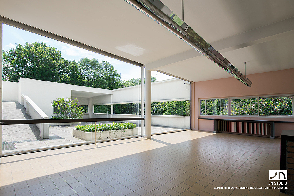 萨伏依别墅悬浮在梦想中的白盒子