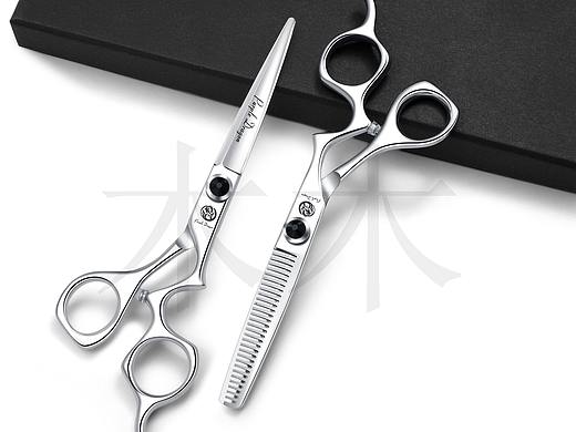 剪刀与戒指的精修图