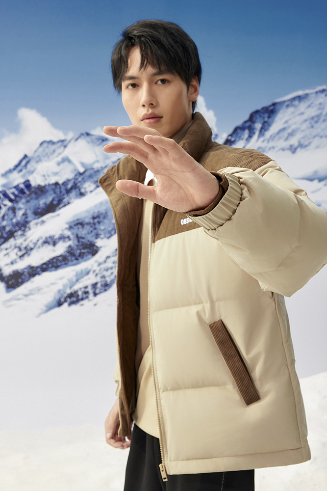 羽绒服拍摄|户外登山（图ZMzczMzkyMjEy） - 产品摄影 - 站酷设计师摄影师StellaTse原创素材 - 站酷ZCOOL