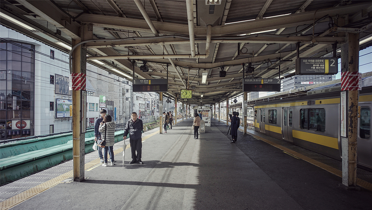 精致繁密的霓虹京