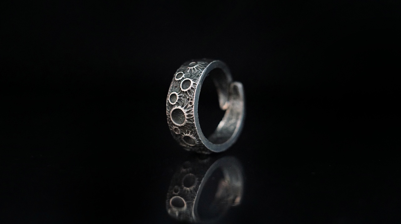carve bones/刻骨 碳银陨坑戒指
