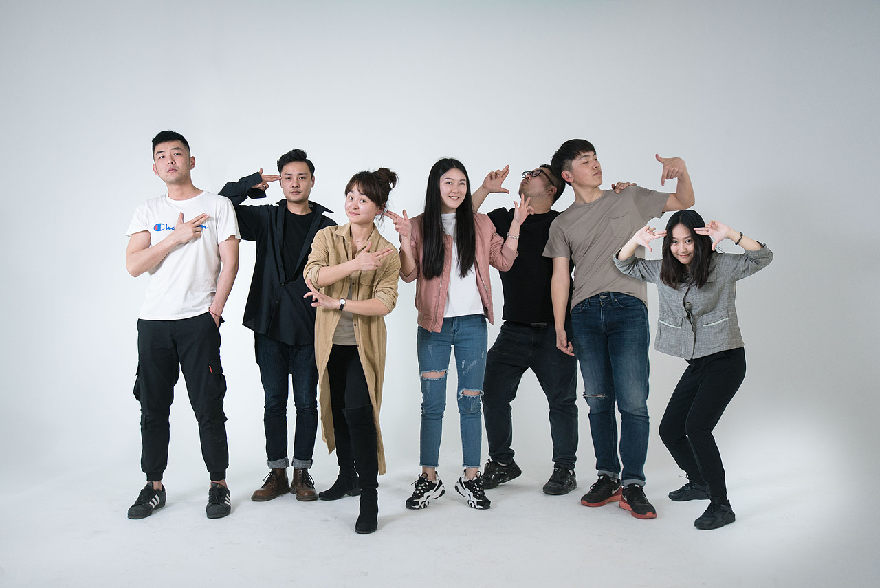 他把唯一的房子卖了只为演一出戏