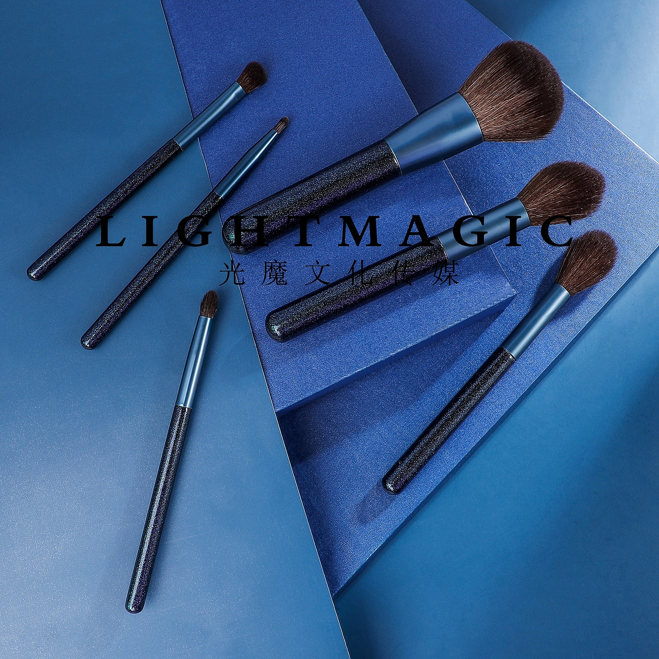 化妆刷（图ZMjU2NzYwOTA4） - 产品摄影 - 站酷设计师天青色吖原创素材 - 站酷ZCOOL