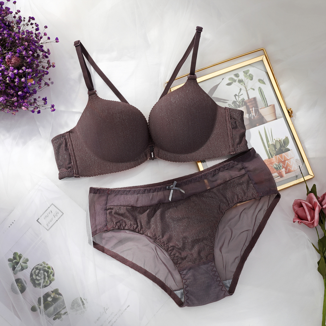 服装类目内衣拍摄