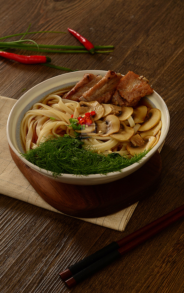 就着故事，吃了这碗好面（图ZNDAzMzAyODA=） - 产品摄影 - 站酷设计师九阳知食原创素材 - 站酷ZCOOL