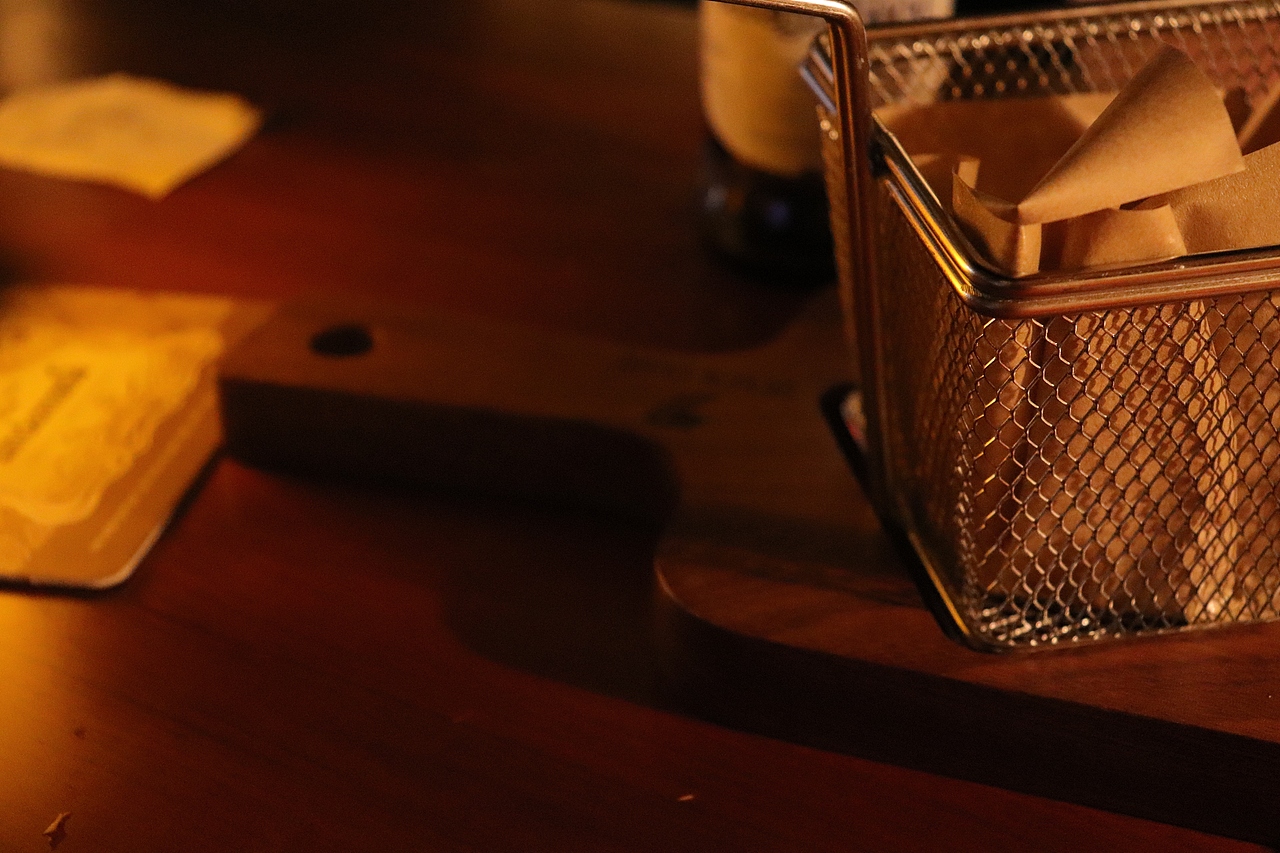 Bar & She（图ZMTgwNTA1MzYw） - 产品摄影 - 站酷设计师是进击的脸猫呀原创素材 - 站酷ZCOOL