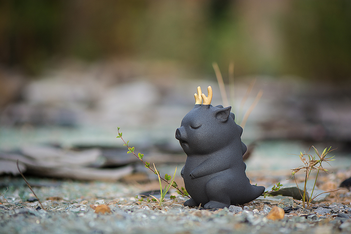 候鸟陶作品-e星龙猪-陶瓷雕塑