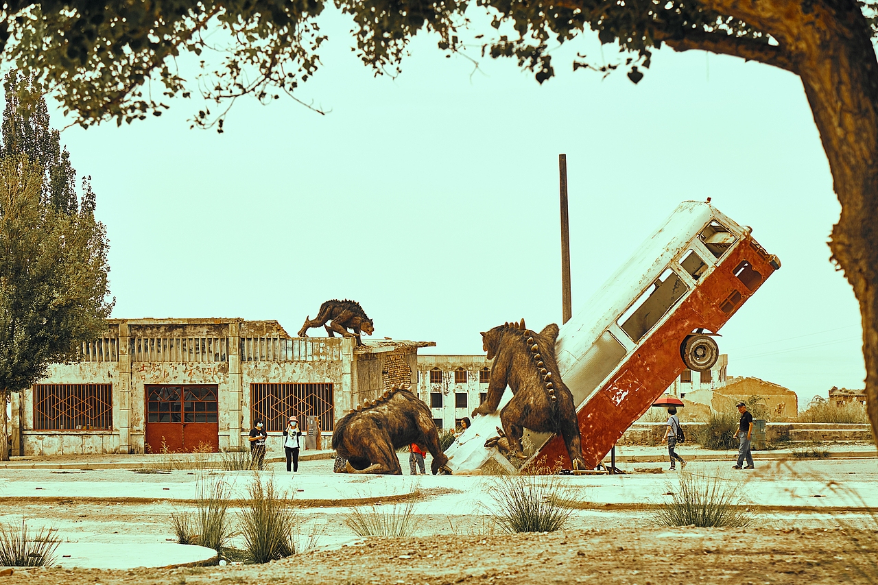 阿克塞石油小镇九层妖塔拍摄基地